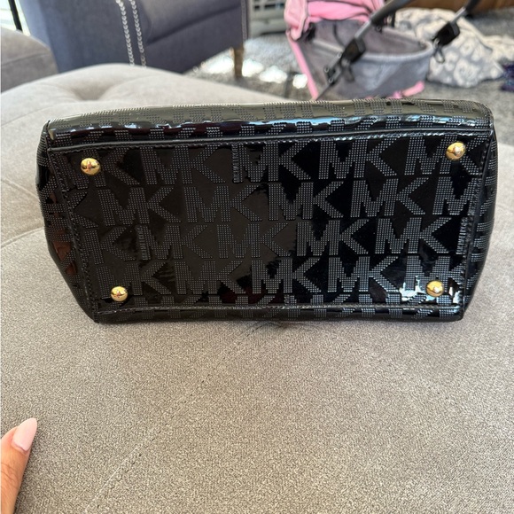 Michael Kors Black and Gold Women's Bag - Picture 2 of 4
